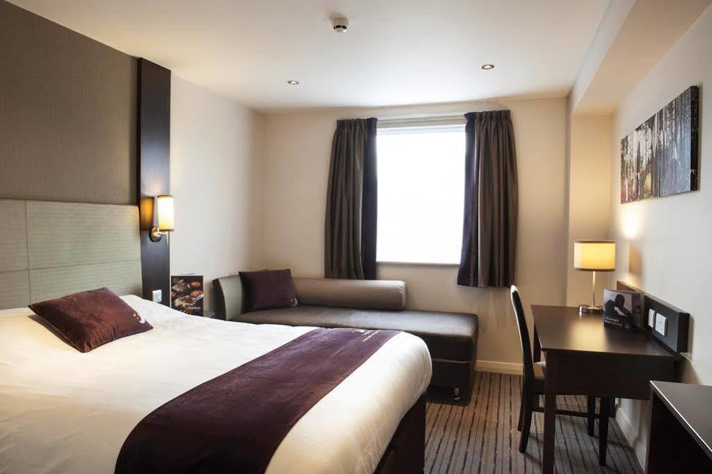 Premier Inn Premier Inn York South West Ngoại thất bức ảnh
