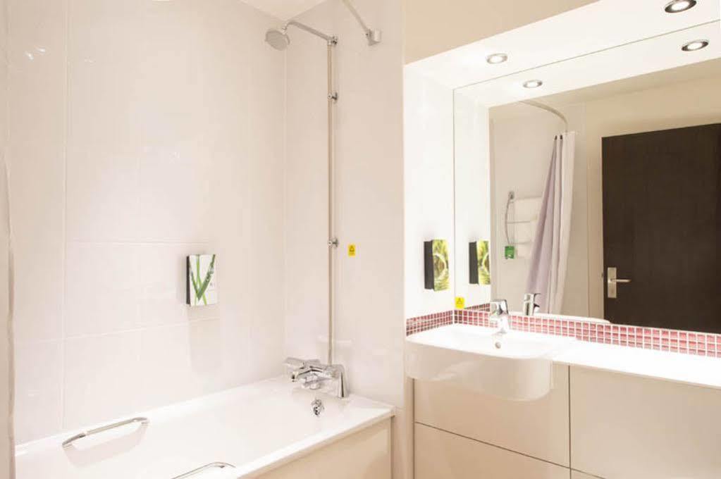 Premier Inn Premier Inn York South West Ngoại thất bức ảnh